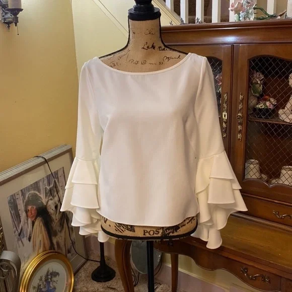 Milly Annie Bell-Sleeve Italian Cady Blouse NWOT - Picture 3 of 7